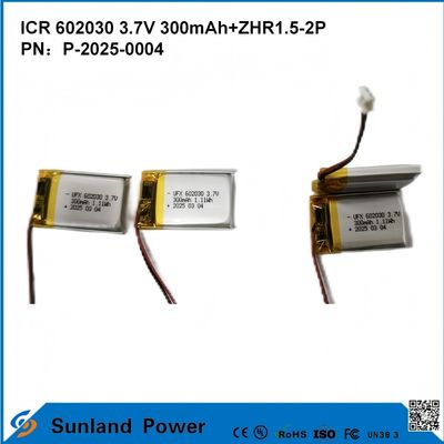 602030 3.7V 300mAh+ZHR1.5-2P बैटरी अल्ट्रा-थिन डिजाइन से लचीली संगतता विभिन्न छोटे स्मार्ट उपकरणों के लिए ब्लूटूथ ईयरफोन पहनने योग्य उपकरण और पोर्टेबल चिकित्सा उपकरण