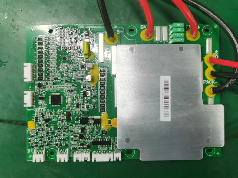 1800mA BMS-10S66A-1300W बैटरी इलेक्ट्रॉनिक घटक मॉनिटर वोल्टेज करंट प्रोटेक्शन प्लेट वर्किंग
