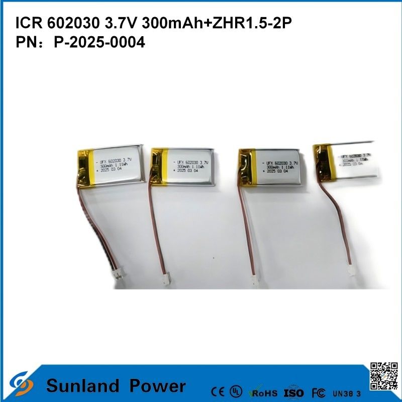 602030 3.7V 300mAh+ZHR1.5-2P बैटरी अल्ट्रा-थिन डिजाइन से लचीली संगतता विभिन्न छोटे स्मार्ट उपकरणों के लिए ब्लूटूथ ईयरफोन पहनने योग्य उपकरण और पोर्टेबल चिकित्सा उपकरण