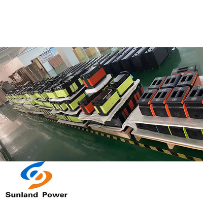 पोर्टेबल पावर स्टेशन कैम्पिंग सोलर पैनल पावर बैंक 12.8V 54Ah 216000mAh