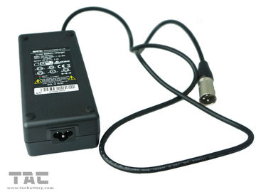 36V या 43.8V 2A ई-बाइक के लिए ब्रिटेन प्लग के साथ पोर्टेबल बैटरी चार्जर